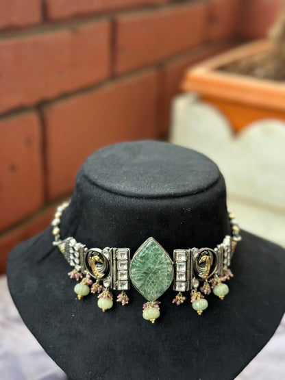 SUMA Carved Green Aventurine Choker – Intricate Gold Detailing & Pearl Embellishments